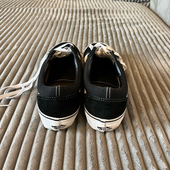 Van’s Old Skool Shoe - Picture 4 of 6